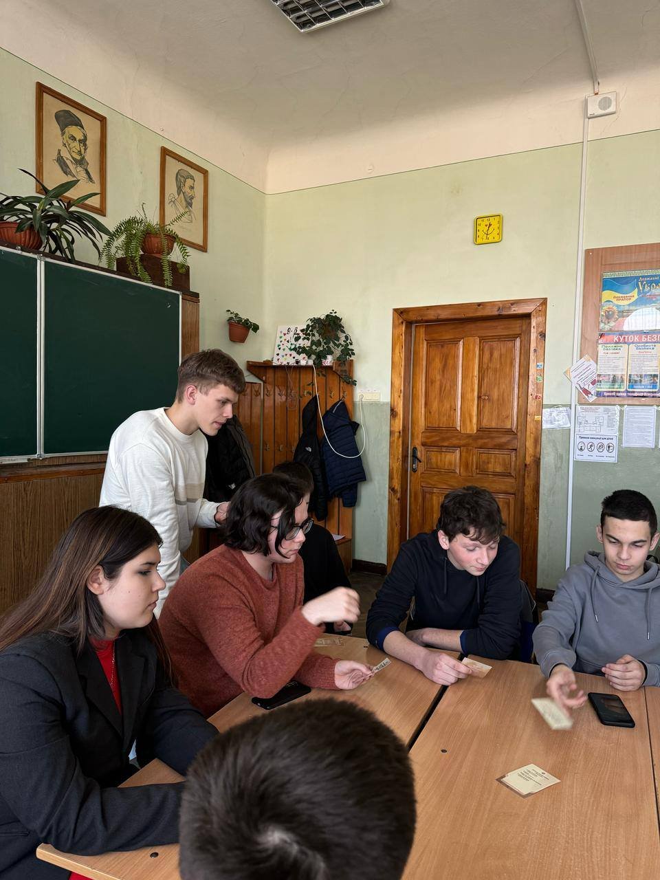 🛑 Шкільний омбудсман проти торгівлі людьми!